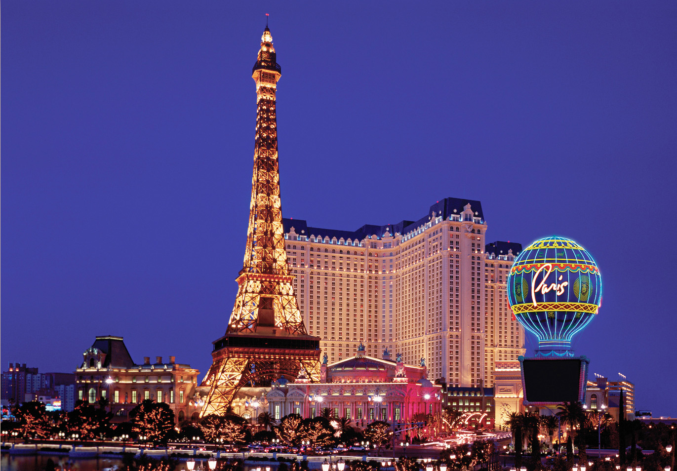 The Paris Las Vegas at night